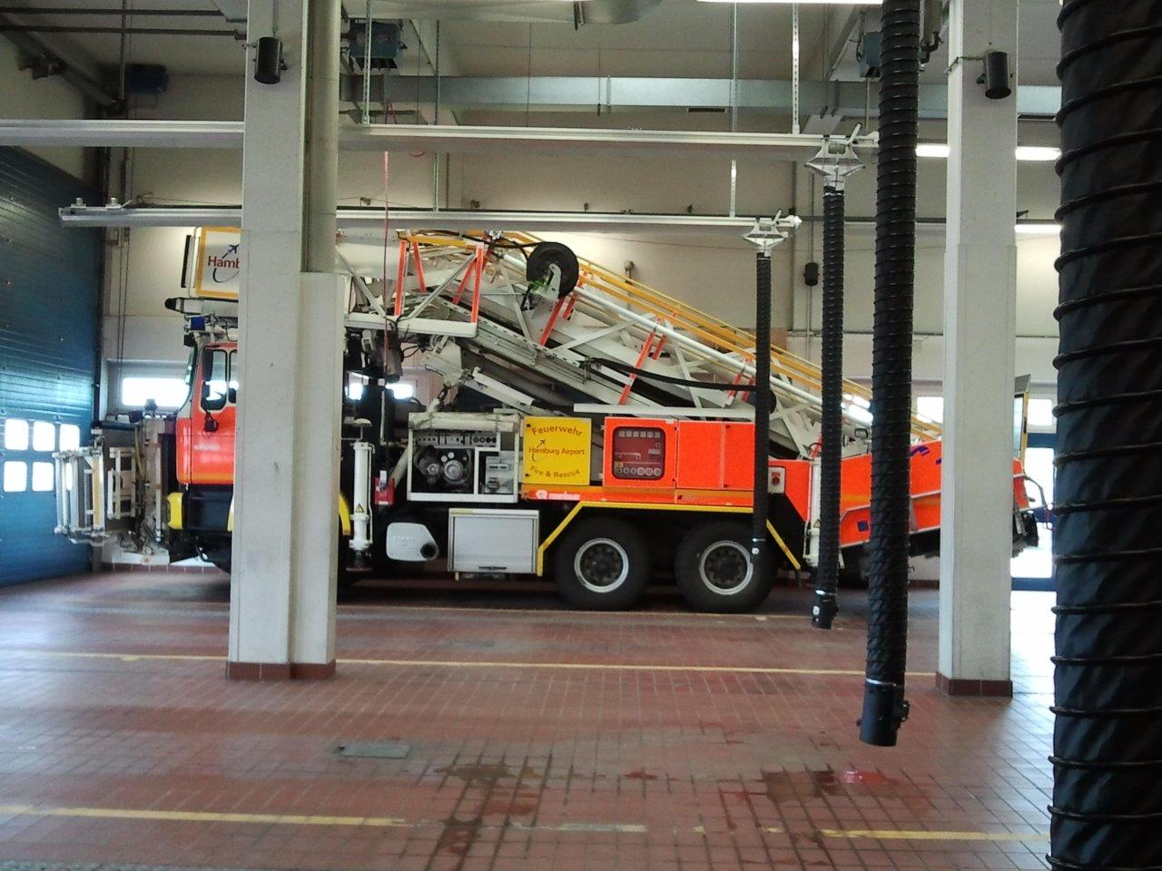 2013-06-30 Besichtigung Flughafen HH (2)