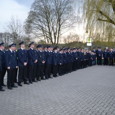 Bild vergr��ern: Feuerwehr und G�ste
