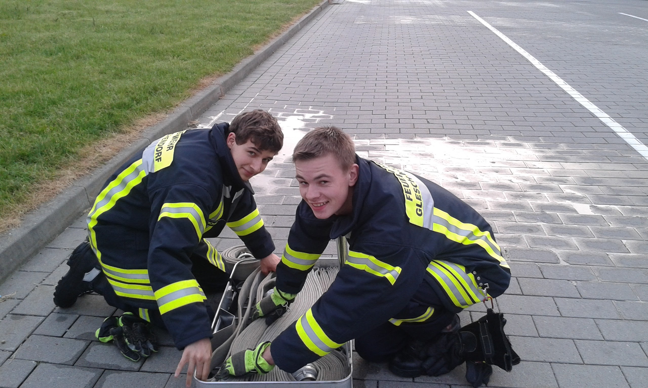 John  und Finn  Feuerwehrm�nner