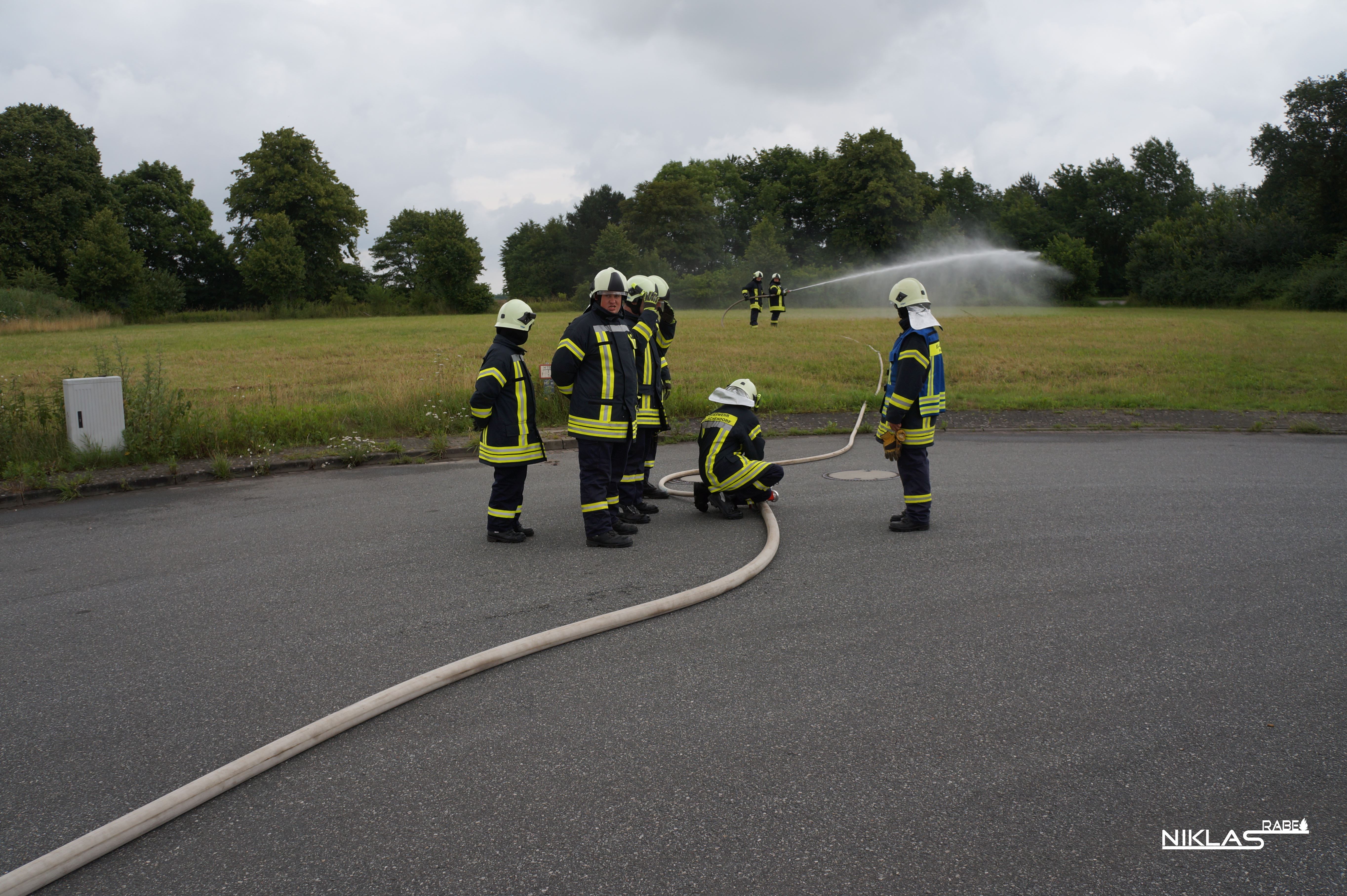 Praktische Pr�fung Teil 2 - L�schangriff aus Hydrantennetz       