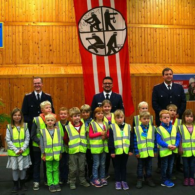 Bild vergr��ern: Kinderfeuer