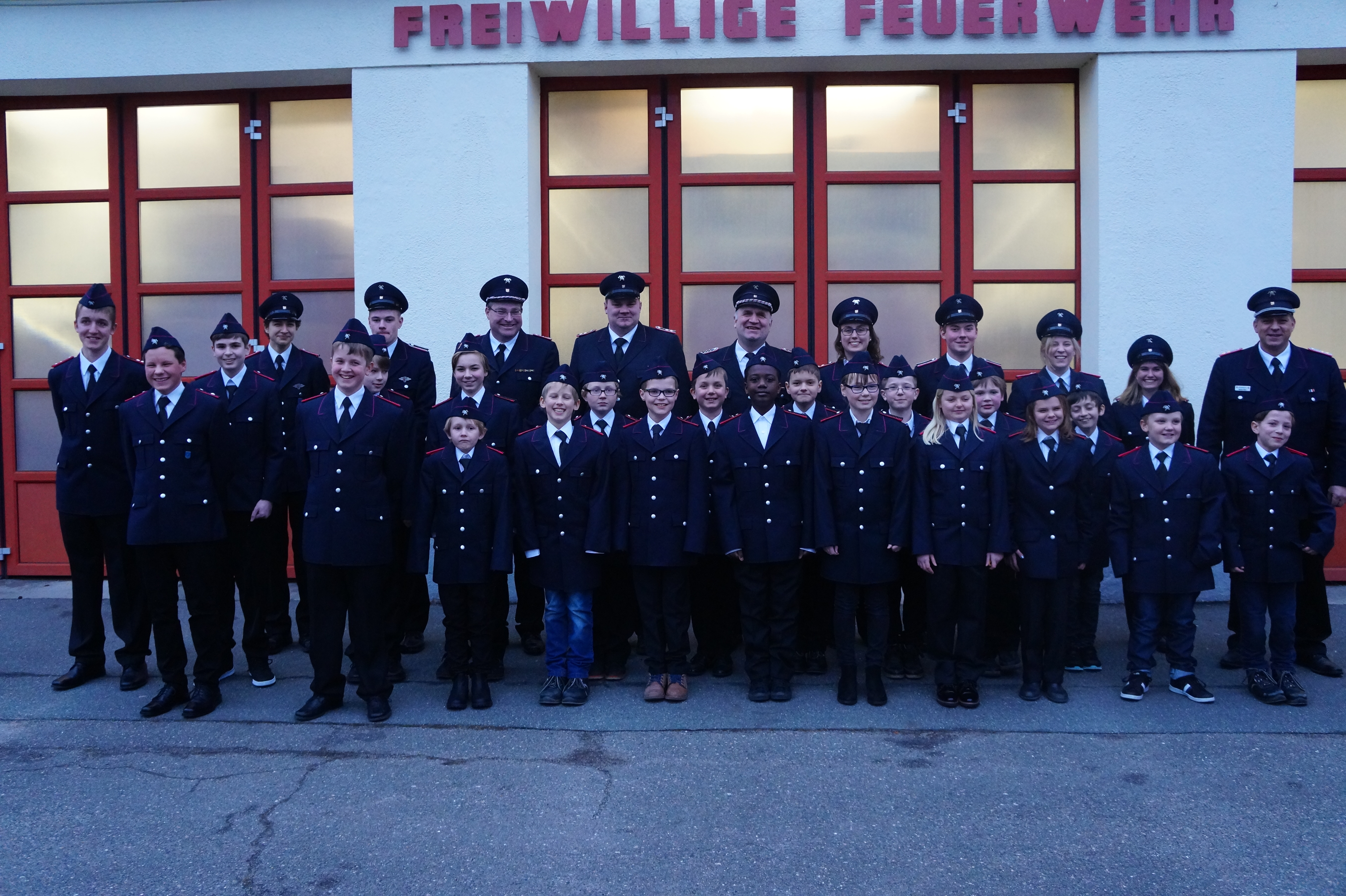 Die Jugendfeuerwehr P�niter Seenplatte                               