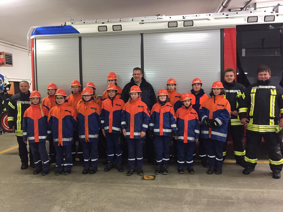 Innenminister mit Jugendfeuerwehr