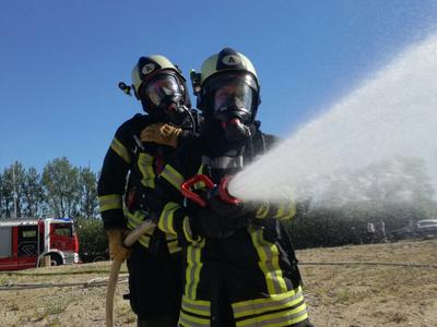 Bild vergr��ern: Scharbeutz �bung - Feuer auf dem Campingplatz 