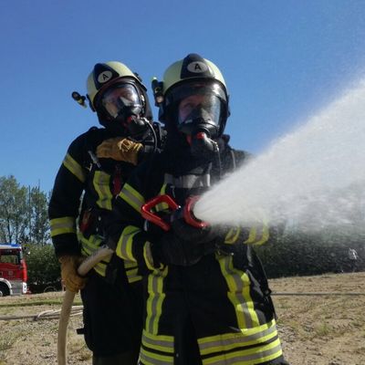 Bild vergr��ern: Scharbeutz �bung - Feuer auf dem Campingplatz 