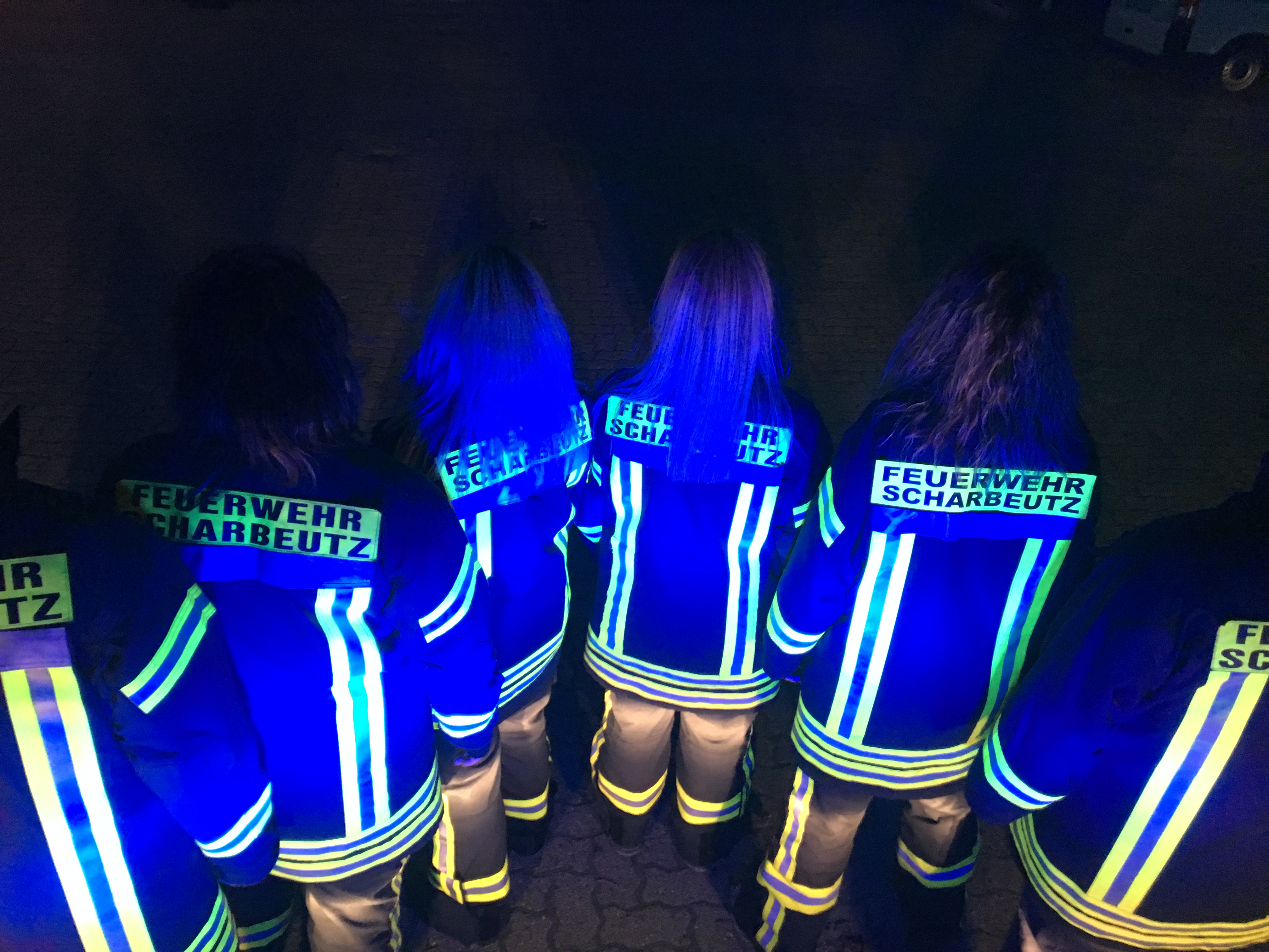 Scharbeutz K�stengirls@FFS 80 Bild 1 
