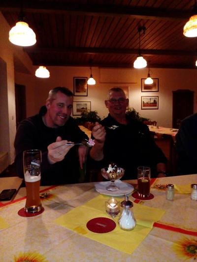 Bild vergr��ern: Maschi-Essen in Gleschendorf