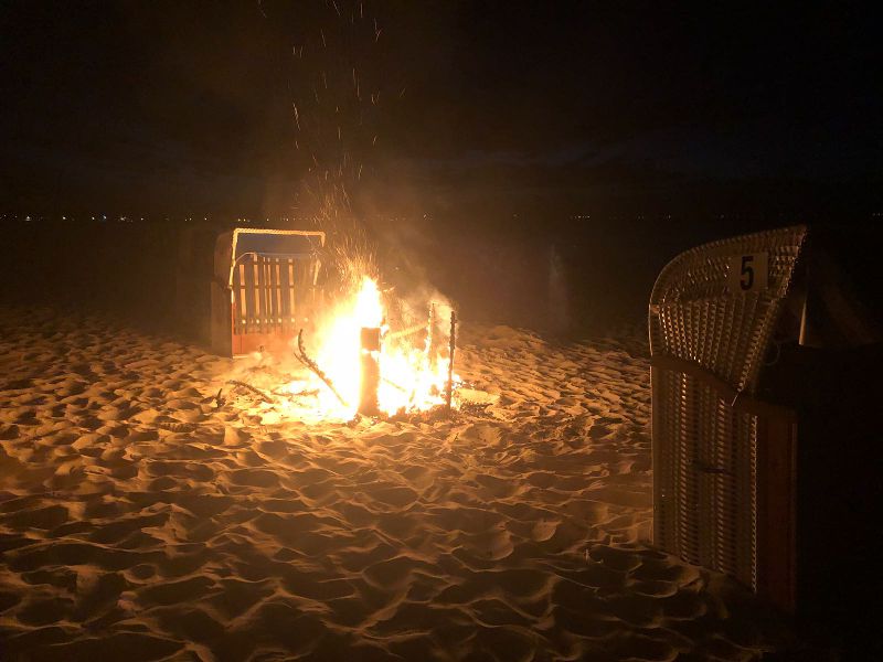 Scharbeutz Aktuelles 07.07.2018 brennt Strandkorb