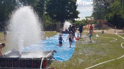 Bild vergrößern: Scharbeutz Aktuelles 07.07.2018 Wasserspiele KFS_JFS 80 