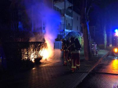Bild vergr��ern: Scharbeutz Aktuelles 04.12.2018 brennt M�lleimer 