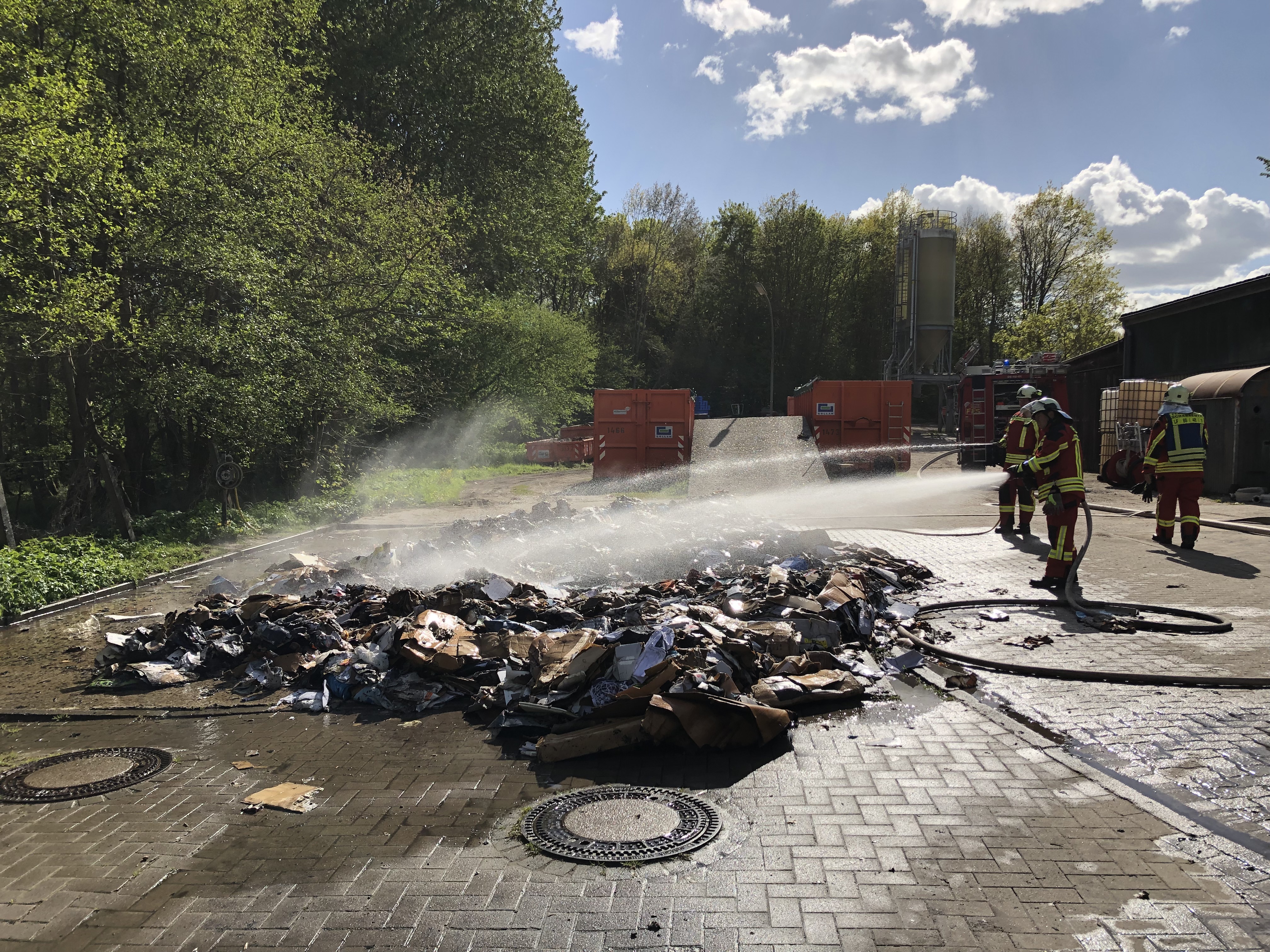 Scharbeutz Aktuelles 12.05.2019 Containerbrand Bild2