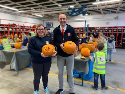Bild vergr&ouml;&szlig;ern: Scharbeutz Aktuelles 26.10.2019 Rewe spendet Bild 2