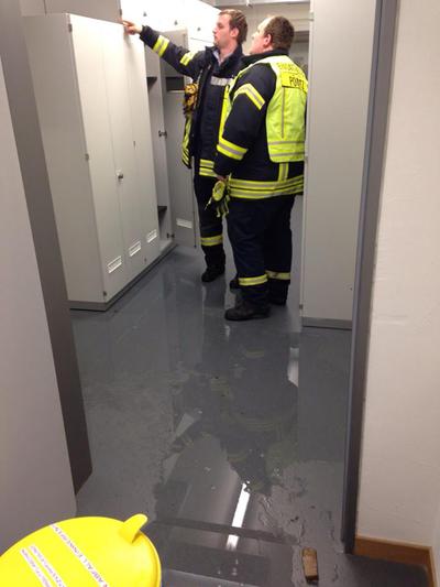 Bild vergr��ern: wasserschaden_grobe