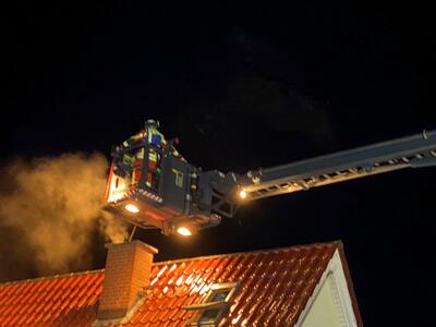 Bild vergr��ern: Scharbeutz Aktuelles 16.03.2021 Schornsteinbrand Bild 2