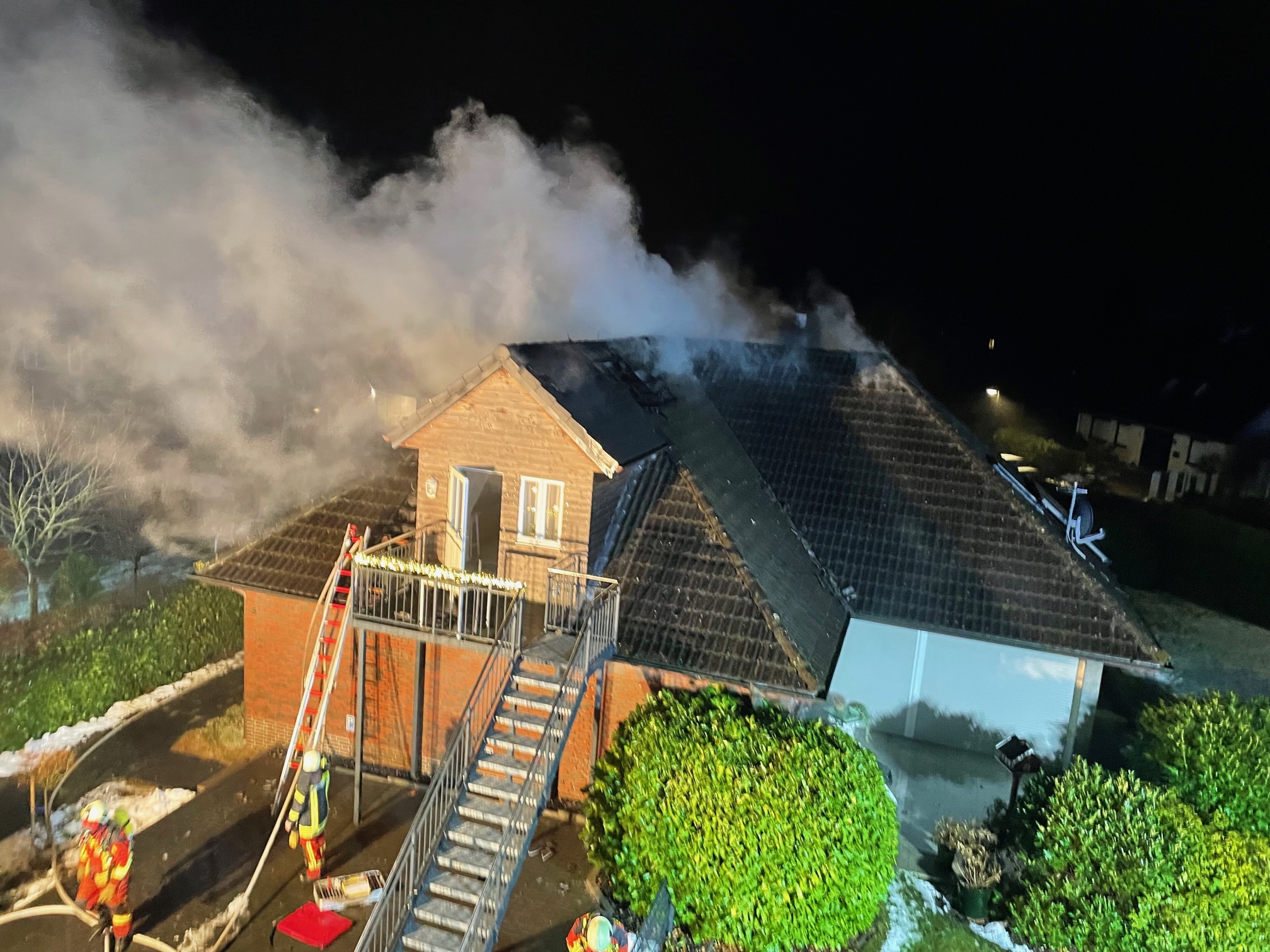 Scharbeutz Aktuelles 30.12.2021 Dachstuhlbrand Bild 1