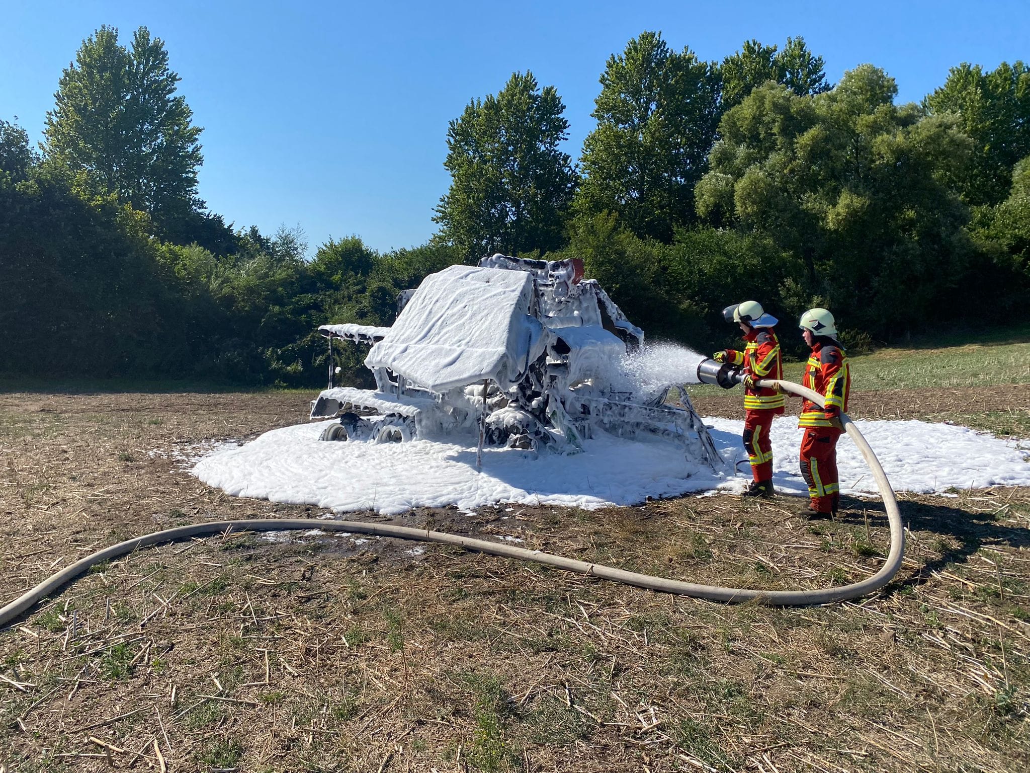 Feuer L 309 und Bahnlinie L�beck-Kiel (4)