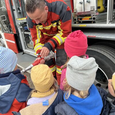 Bild vergrößern: Scharbeutz Kinder in der Feuerwehr