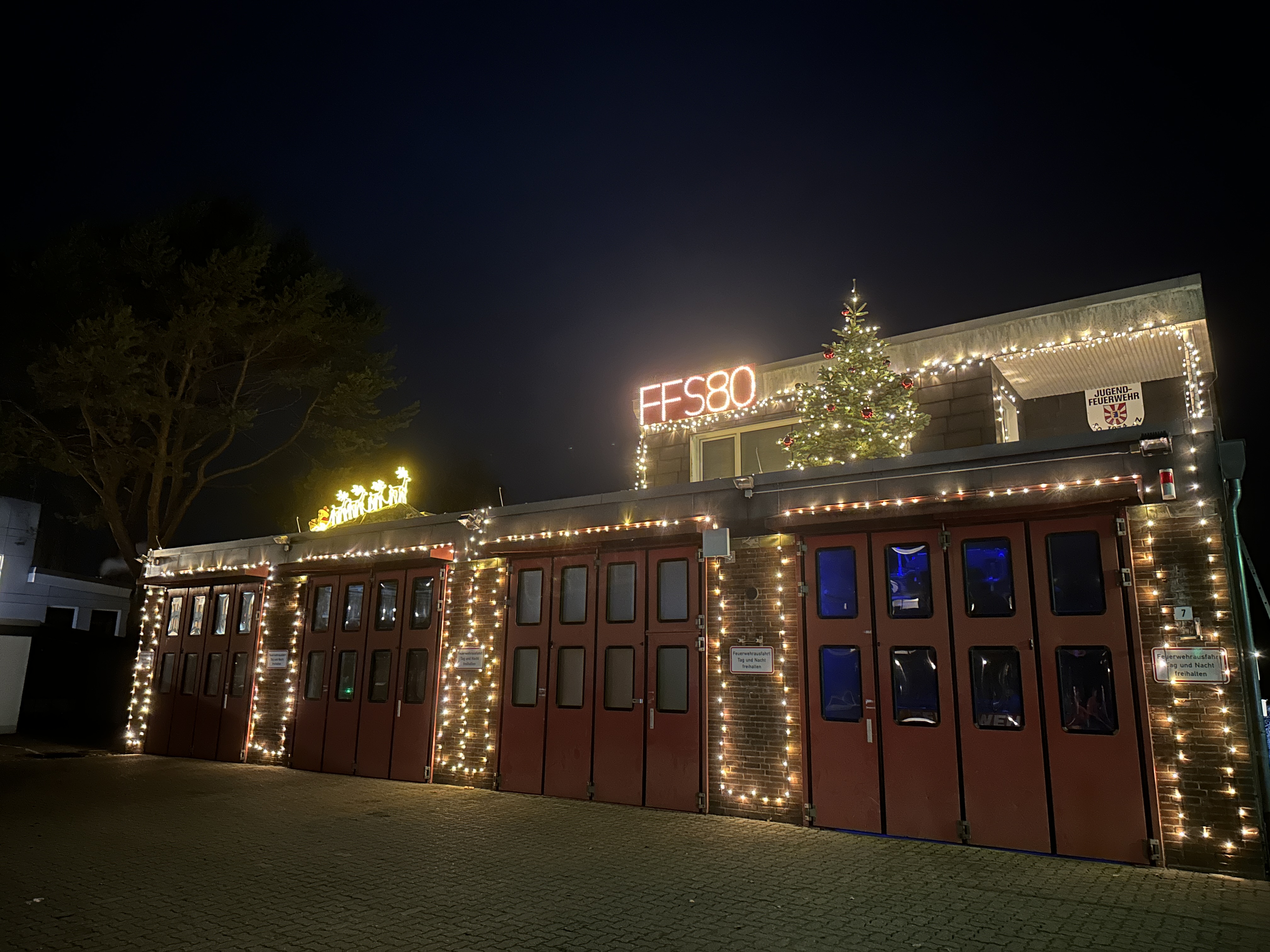 Presse FFS 2023 Nr.22 Weihnachtsbeleuchtung Bild 1