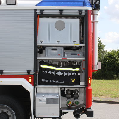 Bild vergr��ern: G5:
1Digimatic, 1Seilschlauchhalter, 3Schlauchtragek�rbe, 9Druckschl�uche C
1Schaumtank 200l