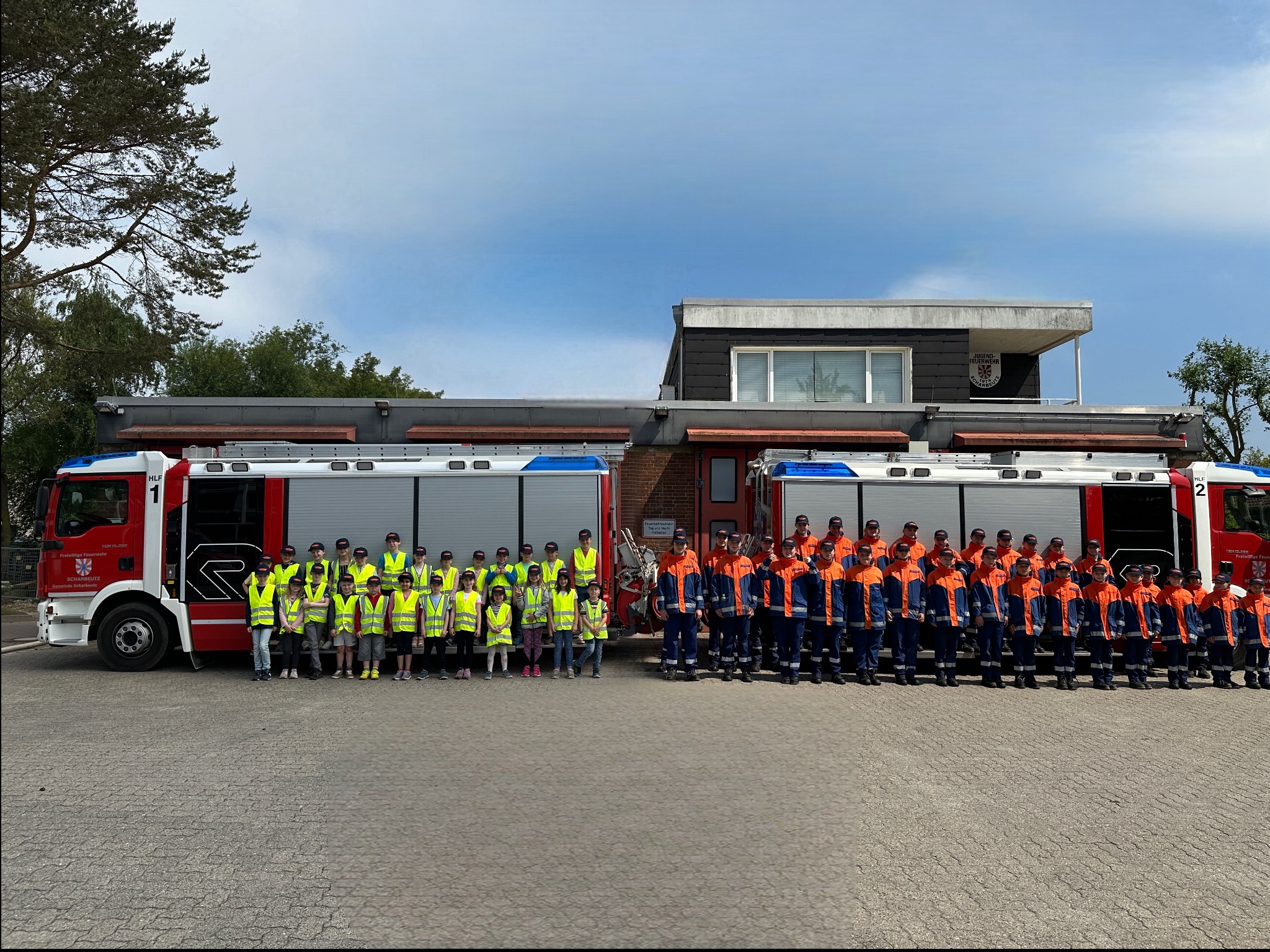 Gruppenbild Mai 2024 Kinder und Jugendfeuerwehr Scharbeutz 