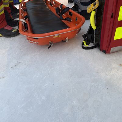Bild vergr��ern: Scharbeutz Unfall auf Eisfl�che