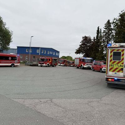 Bild vergr��ern: Scharbeutz Aktuelles 22.05.2026 Feuer in Lagerhalle in Gleschendorf 