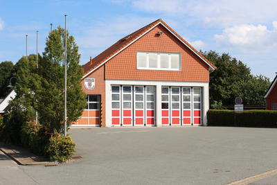 Bild vergr��ern: Bilder Fahrzeuge und Ger�tehaus Gleschendorf (5)