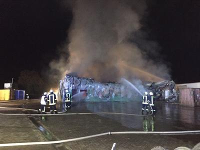 Bild vergr��ern: Scharbeutz Presse 29.10.2015 Gro�feuer Bild 1