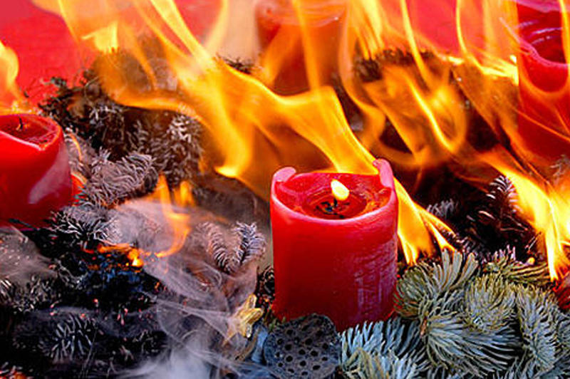 Adventskranz in Flammen