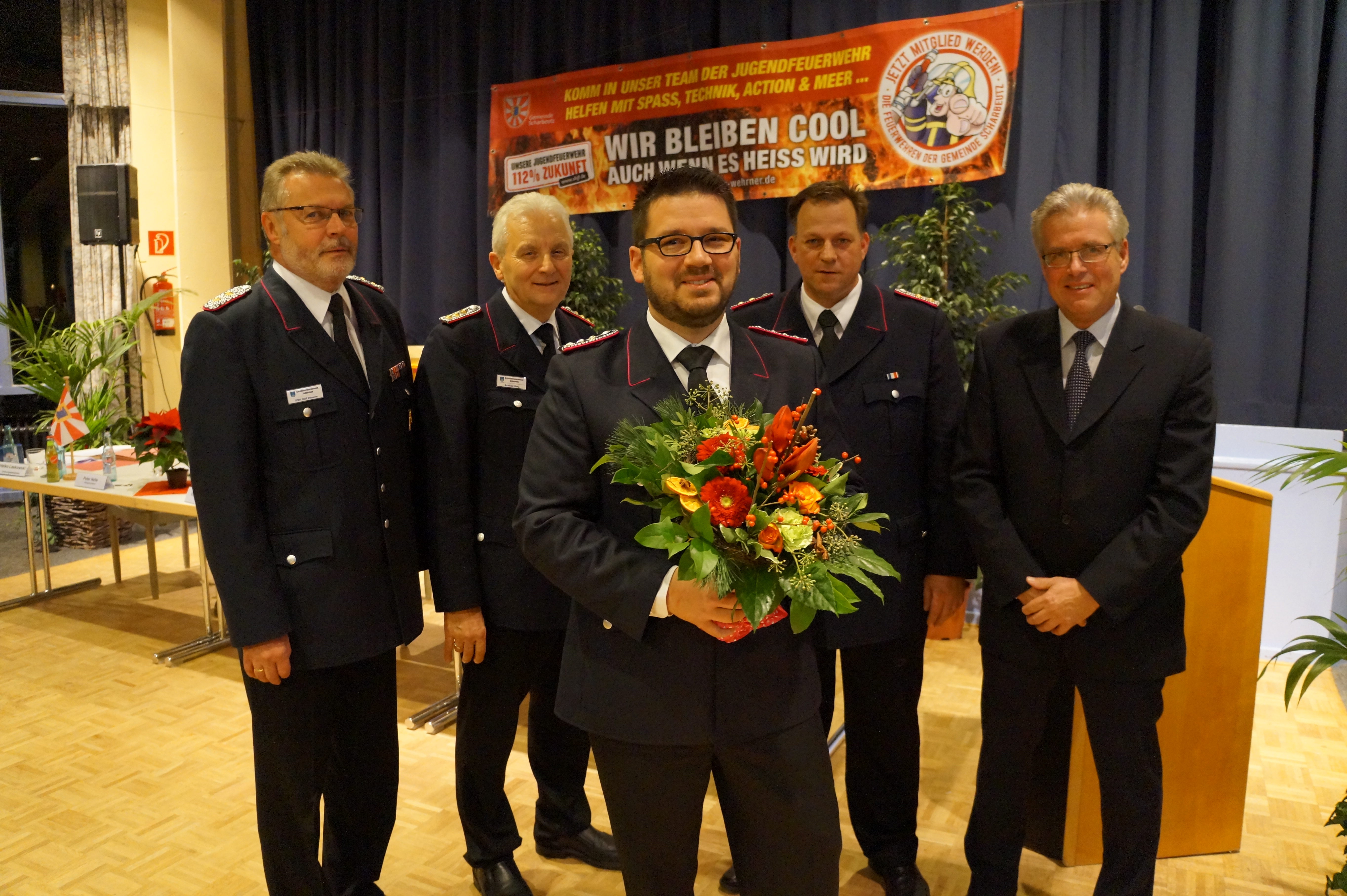 Neuer Gemeindewehrf&#2013266172hrer mit Kreiswehrf&#2013266172hrung, amtierender Gemeindewehrf&#2013266172hrung und B&#2013266172rgermeister Owerien