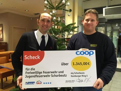 Bild vergr&ouml;&szlig;ern: Scharbeutz Sky &Uuml;bergabe Laternenumzug 2015